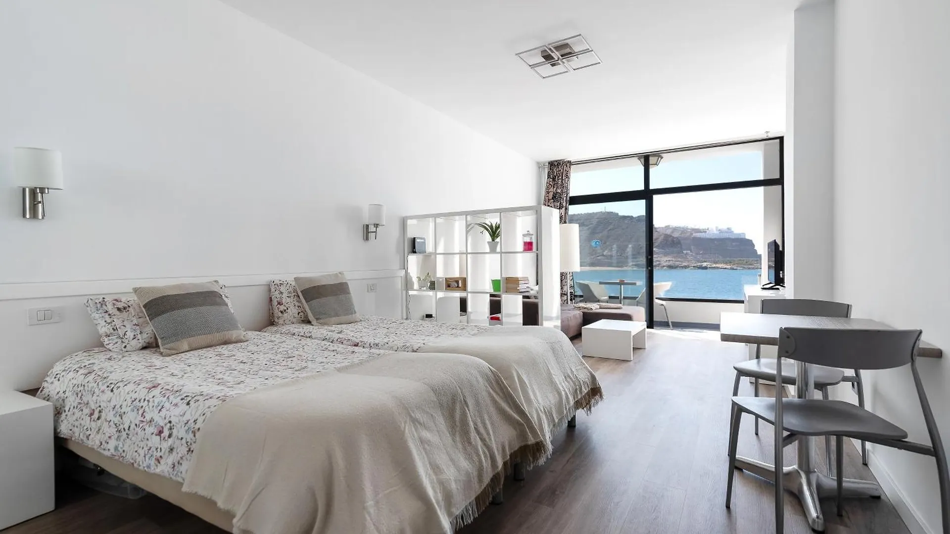 Home2Book Gorgeous Oceanfront Studio Mogan, Views Spanyolország